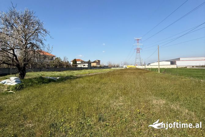 Truall ose Toke ne Tirane - 275,000 Euro