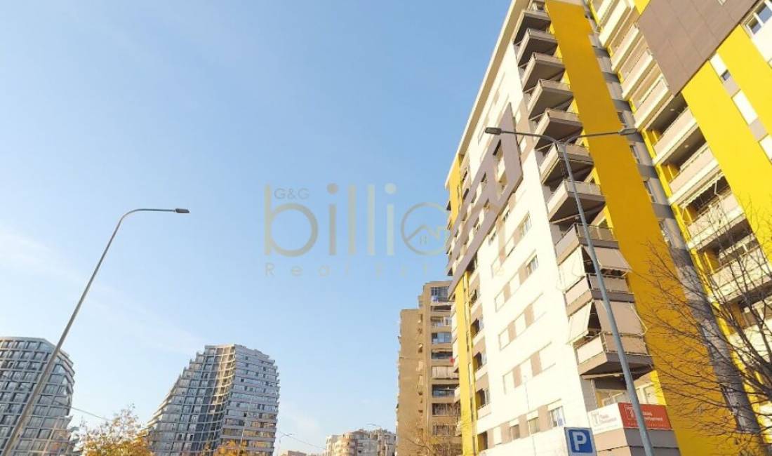 TEK RRUGA E KOSOVAREVE, JAPIM AMBIENT BIZNESI ME QIRA! ID: Billion3567