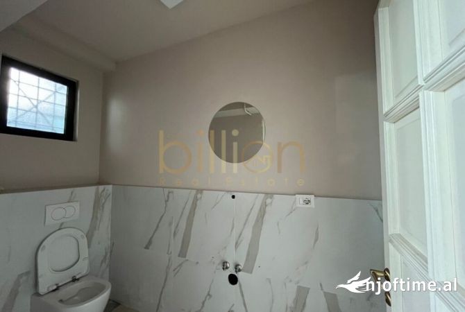 Business Property for Rent 3+1 in Tirana - 1,300 Euro