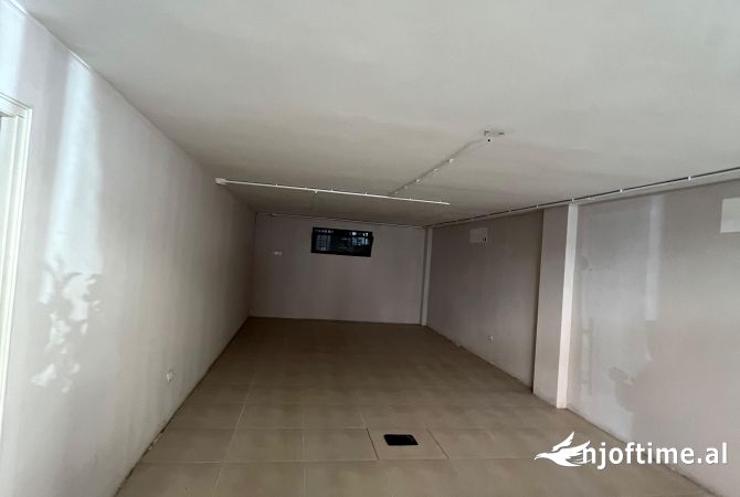 Business Property in Sale 3+1 in Tirana - 375,000 Euro