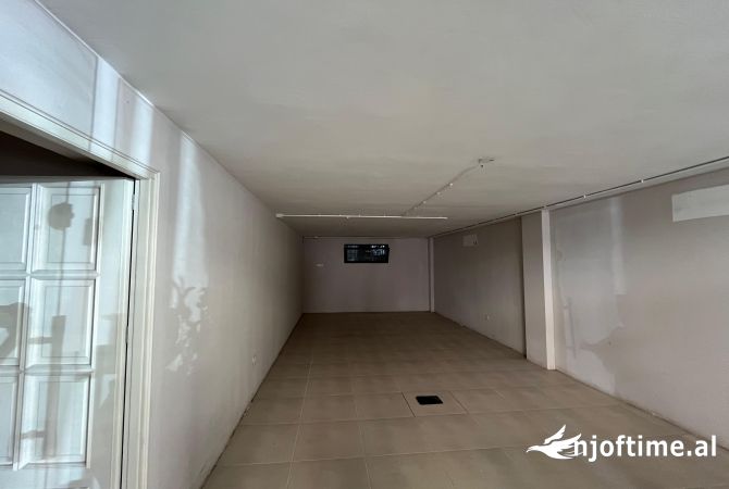 Business Property in Sale 3+1 in Tirana - 375,000 Euro