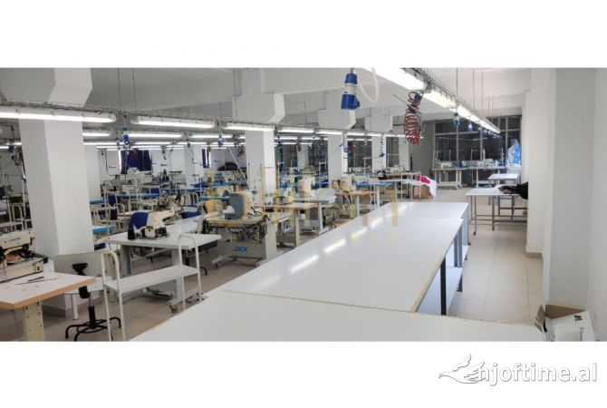 Ambiente Commerciale in Affitto 4+1 a Tirana - 2,850 Euro