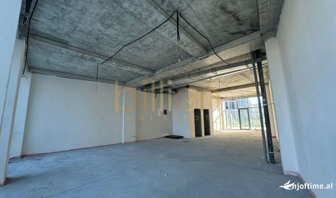 TEK REZIDENCA LAKE VIEW, JEPET ME QIRA AMBIENT BIZNESI 130 M2 + VERANDE! 3800 Euro.ID: Billion3764