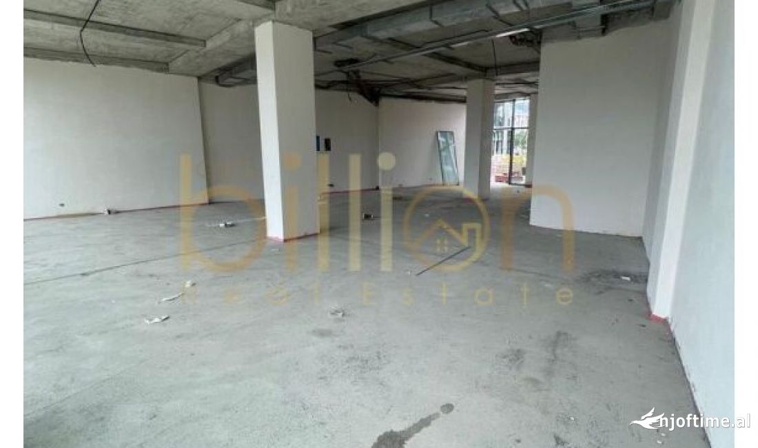 JEPET AMBIENT ME QIRA 184.50 M2 + VERANDE + 2 POSTE PARKIMI,TEK REZIDENCA LAKE VIEW, 4 000 Euro, ID:
