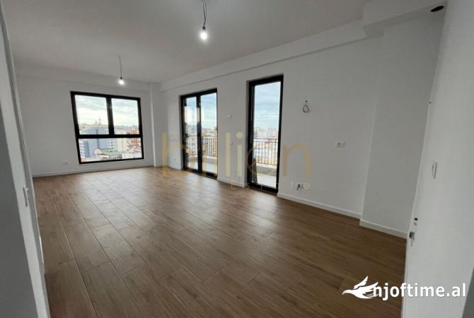 JEPET ME QIRA APARTAMENT 2+1 TEK PAZARI I RI, 900 EURO, ID: Billion3804