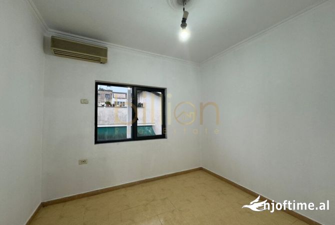 Shtepi ne shitje Apartament ne Tirane, 3+1, Mobilimi Bosh, pa mobiluar, Pagesa 201,825  Euro.