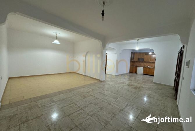 Shtepi ne shitje Apartament ne Tirane, 3+1, Mobilimi Bosh, pa mobiluar, Pagesa 201,825  Euro.