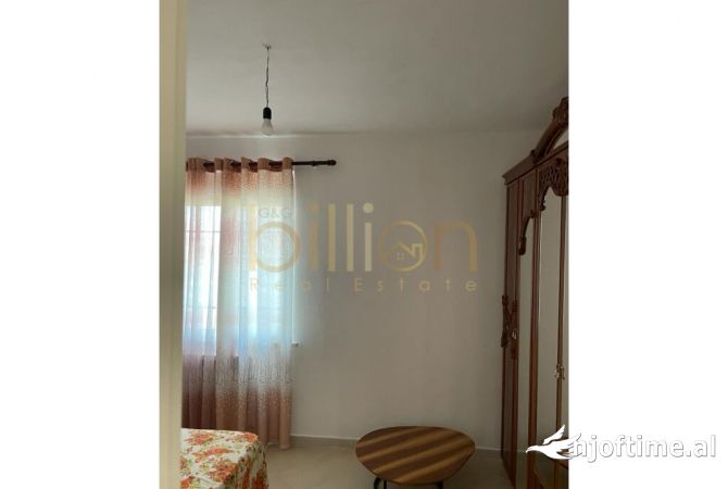 Shtepi ne shitje Apartament ne Durres, 2+1, Mobilimi E mobiluar, Pagesa 130,000  Euro.