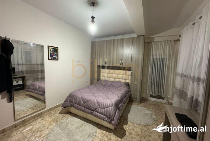 Shtepi ne shitje Apartament ne Tirane, 2+1, Mobilimi E mobiluar, Pagesa 143,000  Euro.
