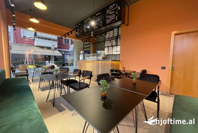 Ambiente Commerciale in Vendita 2+1 a Tirana - 18,000 Euro