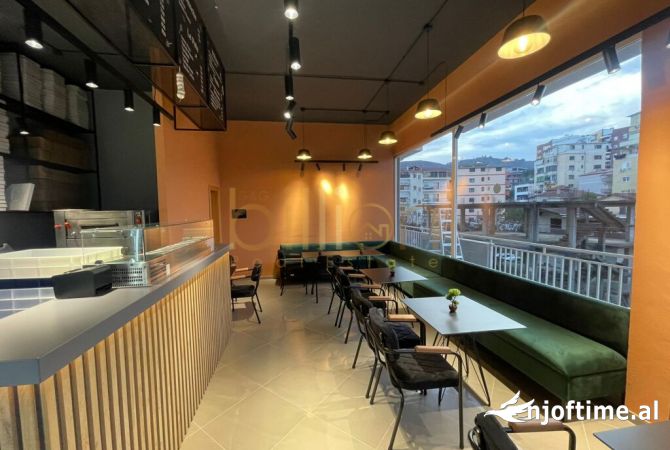 Ambiente Commerciale in Vendita 2+1 a Tirana - 18,000 Euro