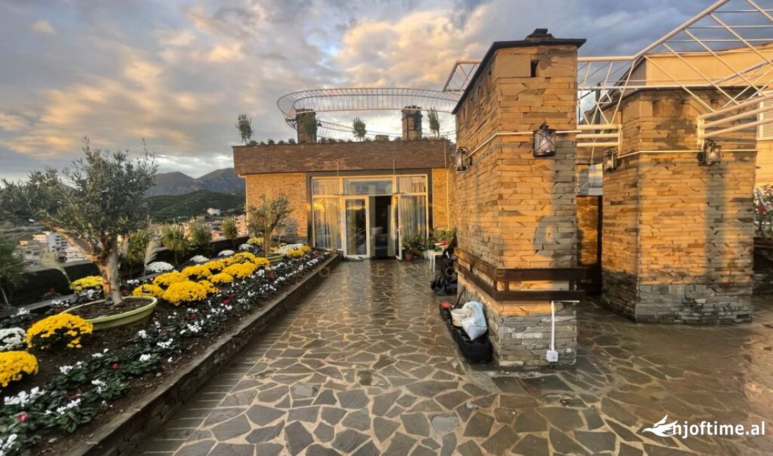 Shtepi ne shitje Apartament ne Tirane, 3+1, Mobilimi E mobiluar, Pagesa 700,000  Euro.