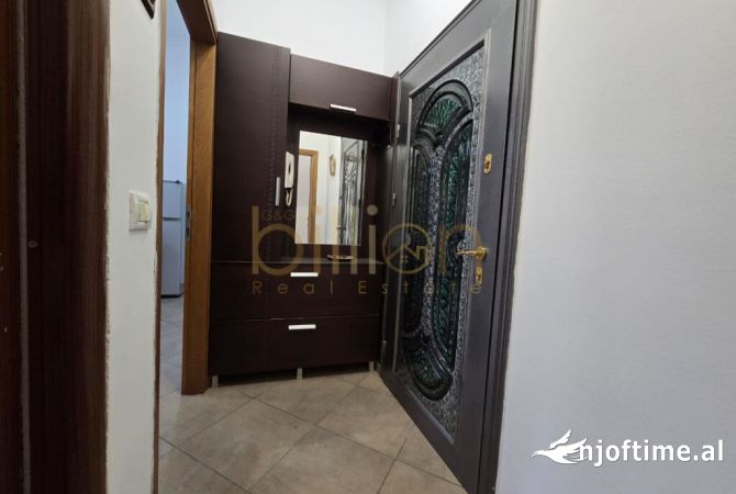 Shtepi me qera Apartament ne Tirane, 1+1, Mobilimi E mobiluar, Pagesa 500  Euro.