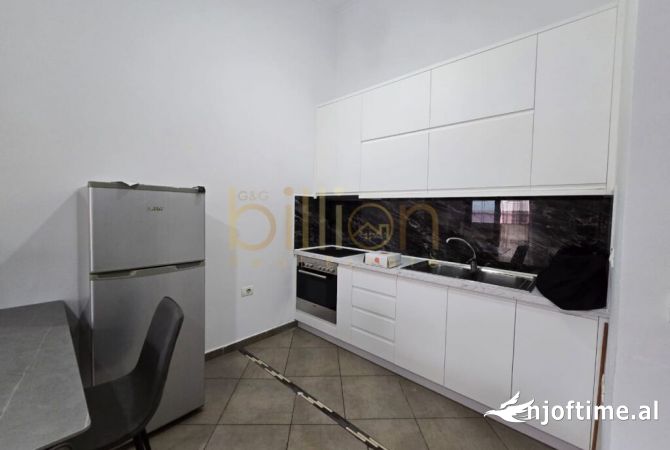 Shtepi me qera Apartament ne Tirane, 1+1, Mobilimi E mobiluar, Pagesa 500  Euro.
