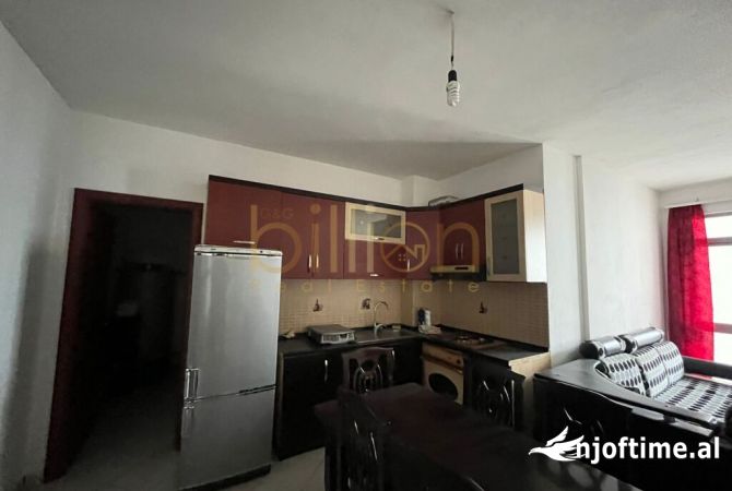 Shtepi ne shitje Apartament ne Tirane, 2+1, Mobilimi E mobiluar, Pagesa 120,000  Euro.