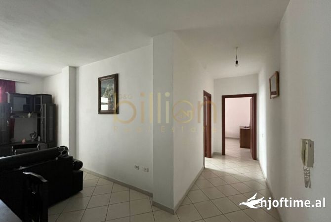 Shtepi ne shitje Apartament ne Tirane, 2+1, Mobilimi E mobiluar, Pagesa 120,000  Euro.