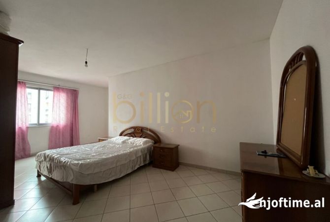 Shtepi ne shitje Apartament ne Tirane, 2+1, Mobilimi E mobiluar, Pagesa 120,000  Euro.