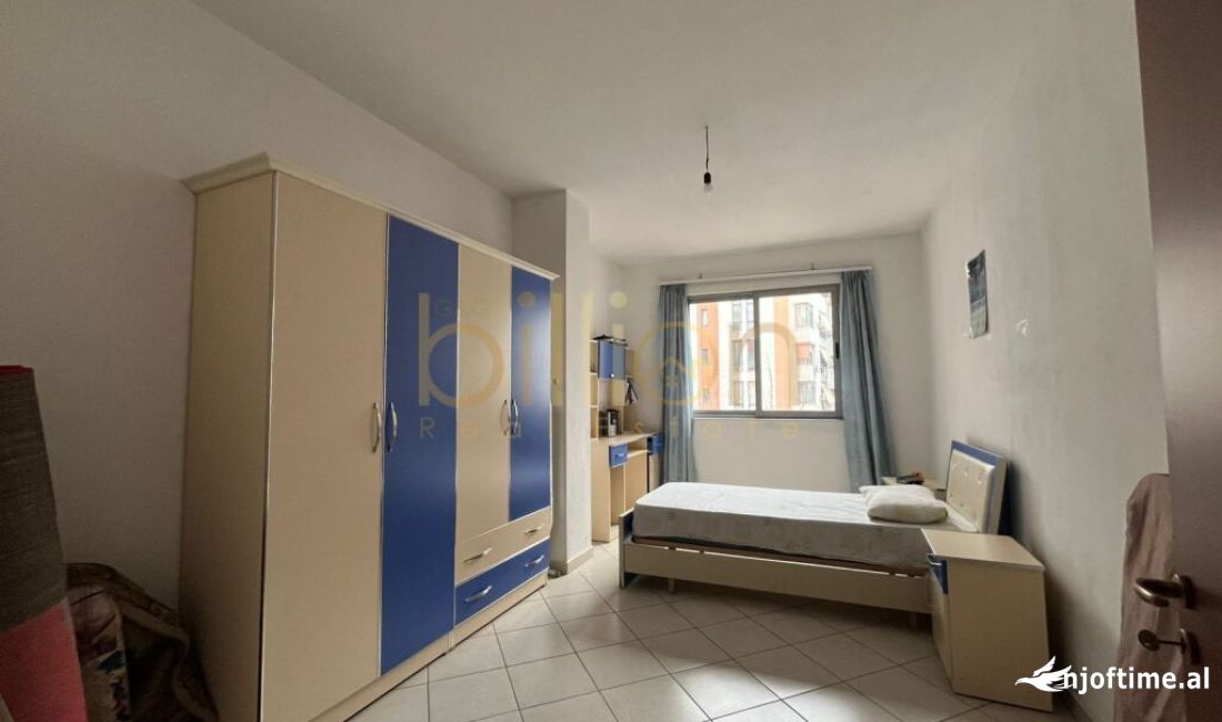 Shtepi ne shitje Apartament ne Tirane, 2+1, Mobilimi E mobiluar, Pagesa 120,000  Euro.