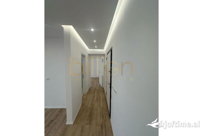 Shtepi ne shitje Apartament ne Tirane, 1+1, Mobilimi Bosh, pa mobiluar, Pagesa 144,000  Euro.