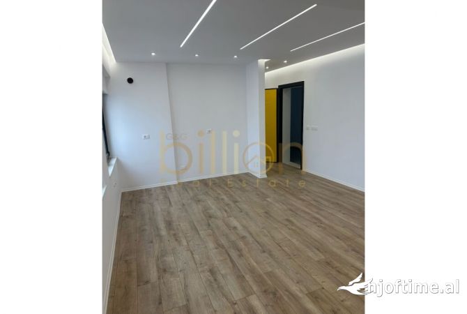 Shtepi ne shitje Apartament ne Tirane, 1+1, Mobilimi Bosh, pa mobiluar, Pagesa 144,000  Euro.