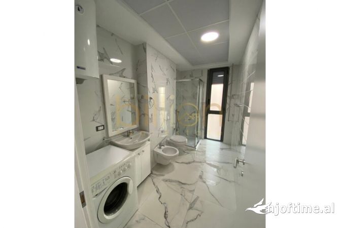 Shtepi me qera Apartament ne Tirane, 2+1, Mobilimi E mobiluar, Pagesa 700  Euro.