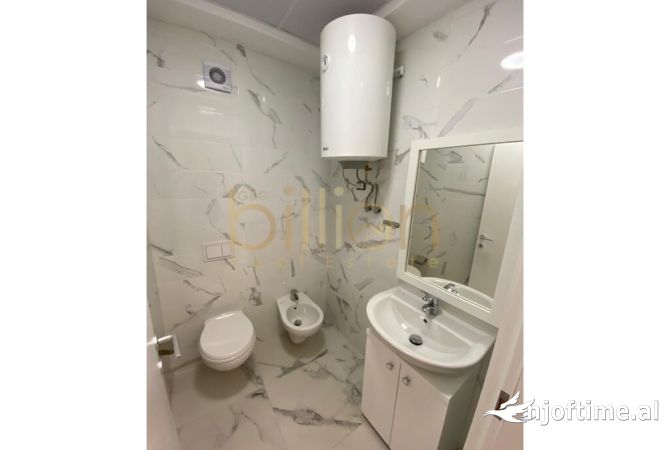 Shtepi me qera Apartament ne Tirane, 2+1, Mobilimi E mobiluar, Pagesa 700  Euro.