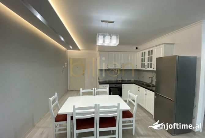 Shtepi me qera Apartament ne Tirane, 2+1, Mobilimi E mobiluar, Pagesa 700  Euro.