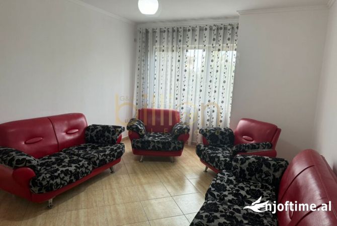 Shtepi ne shitje Apartament ne Tirane, 1+1, Mobilimi E mobiluar, Pagesa 93,000  Euro.