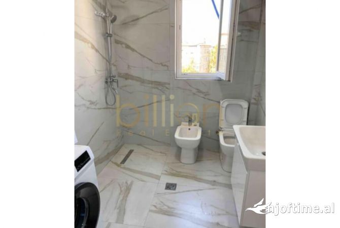 Shtepi ne shitje Apartament ne Tirane, 1+1, Mobilimi E mobiluar, Pagesa 240,000  Euro.