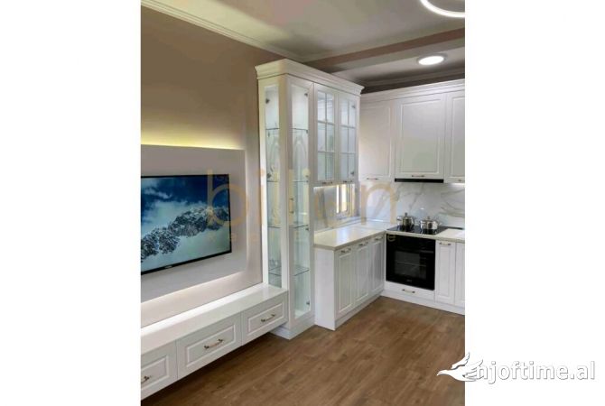 Shtepi ne shitje Apartament ne Tirane, 1+1, Mobilimi E mobiluar, Pagesa 240,000  Euro.