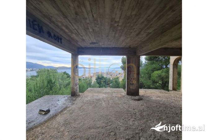 Truall ose Toke ne Sarande - 380,000 Euro