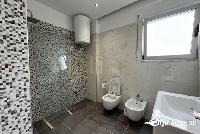 Shtepi ne shitje Apartament ne Tirane, 3+1, Mobilimi Bosh, pa mobiluar, Pagesa 280,000  Euro.