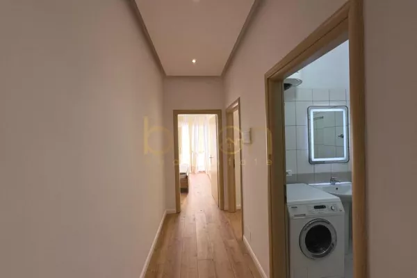 Shtepi ne shitje Apartament ne Tirane, 2+1, Mobilimi E mobiluar, Pagesa 145,000  Euro.