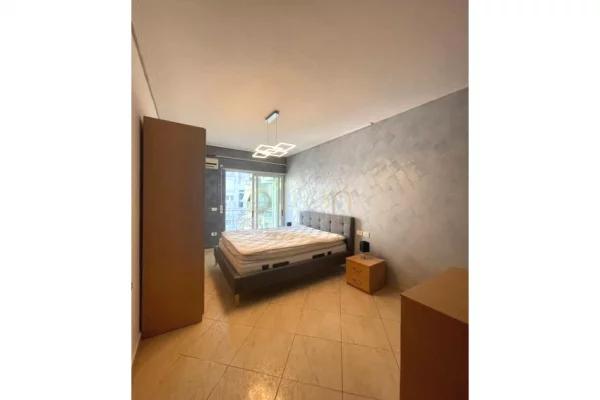 Shtepi ne shitje Apartament ne Tirane, 2+1, Mobilimi E mobiluar, Pagesa 183,000  Euro.