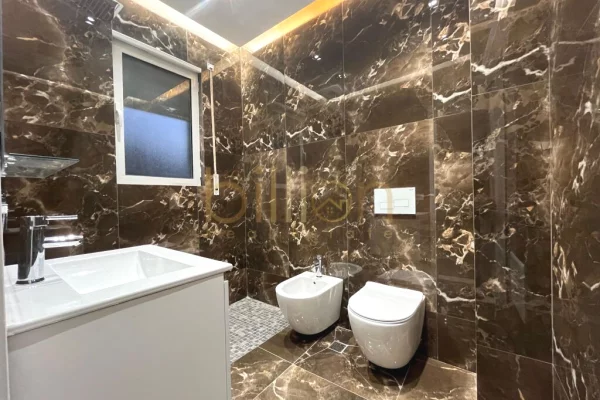 Shtepi me qera Apartament ne Tirane, 2+1, Mobilimi Pjeserisht e mobiluar, Pagesa 550  Euro.