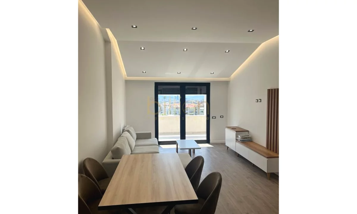 Appartamento in affitto a Tirana 2+1, Arredato