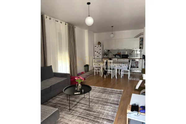 Shtepi me qera Apartament ne Tirane, 2+1, Mobilimi E mobiluar, Pagesa 700  Euro.