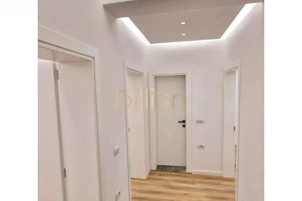 Ambient biznesi me qera 3+1 ne Tirane - 900 Euro