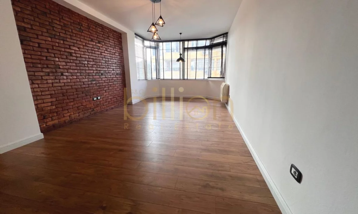 Zyre moderne me ndricim natyral 2+1+2 ne Komunen e Parisit! 1000 euro/muaj. Billion4427​