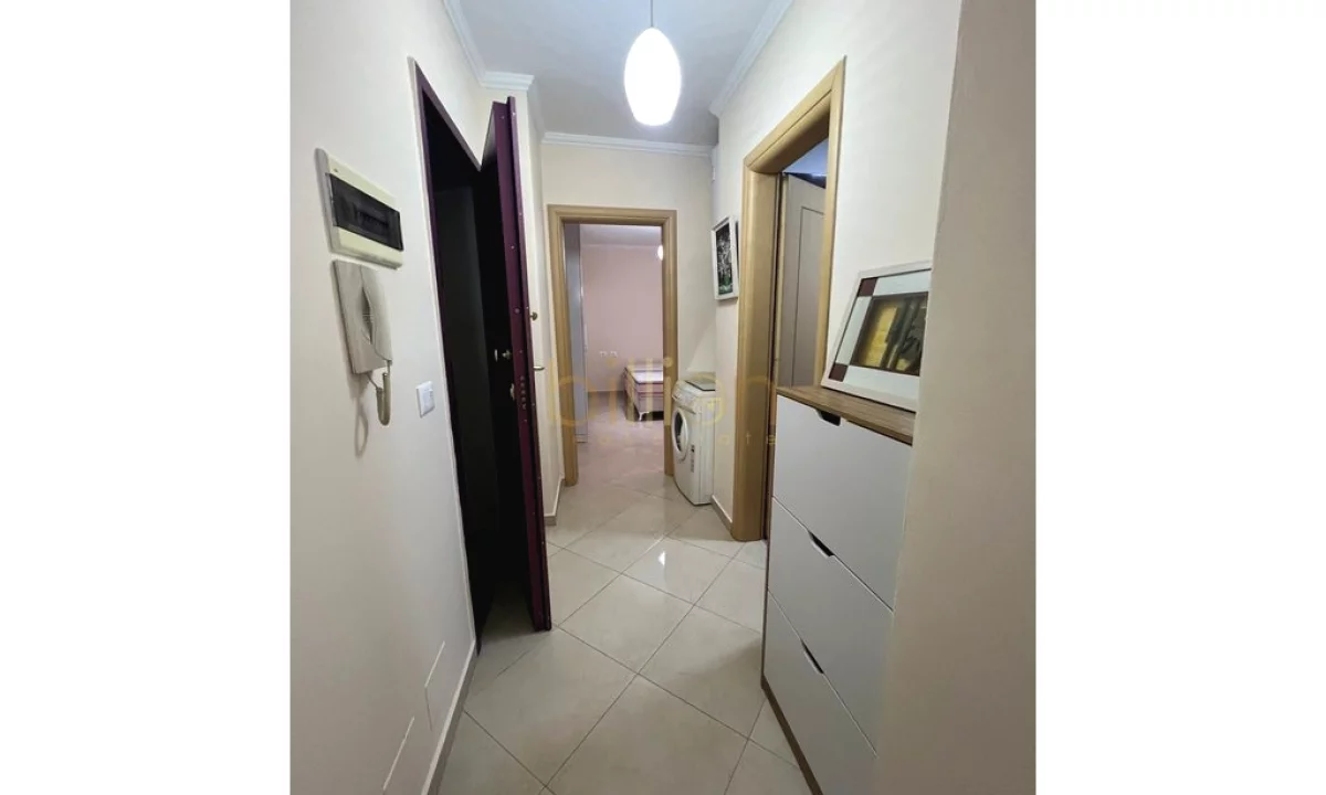 Shtepi me qera Apartament ne Tirane, 1+1, Mobilimi E mobiluar, Pagesa 500  Euro.