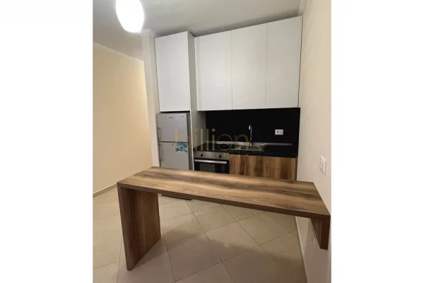 Shtepi me qera Apartament ne Tirane, 1+1, Mobilimi E mobiluar, Pagesa 500  Euro.