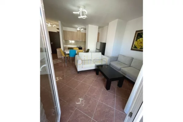 Shtepi ne shitje Apartament ne Tirane, 2+1, Mobilimi E mobiluar, Pagesa 189,000  Euro.