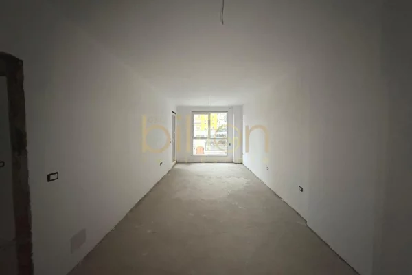 Shtepi ne shitje Apartament ne Tirane, 2+1, Mobilimi Bosh, pa mobiluar, Pagesa 139,500  Euro.