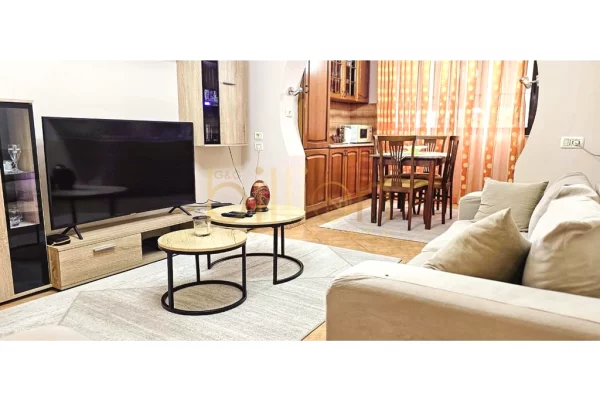 Shtepi me qera Apartament ne Tirane, 2+1, Mobilimi E mobiluar, Pagesa 700  Euro.