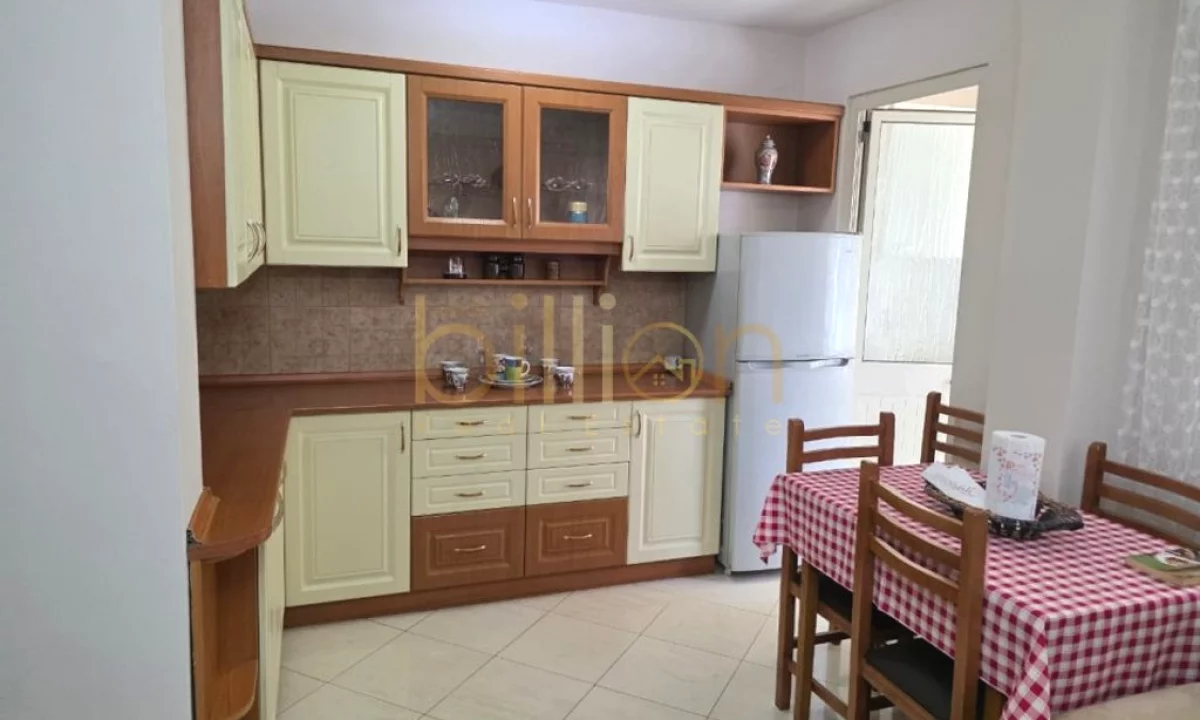 Shtepi me qera Apartament ne Tirane, 2+1, Mobilimi E mobiluar, Pagesa 500  Euro.