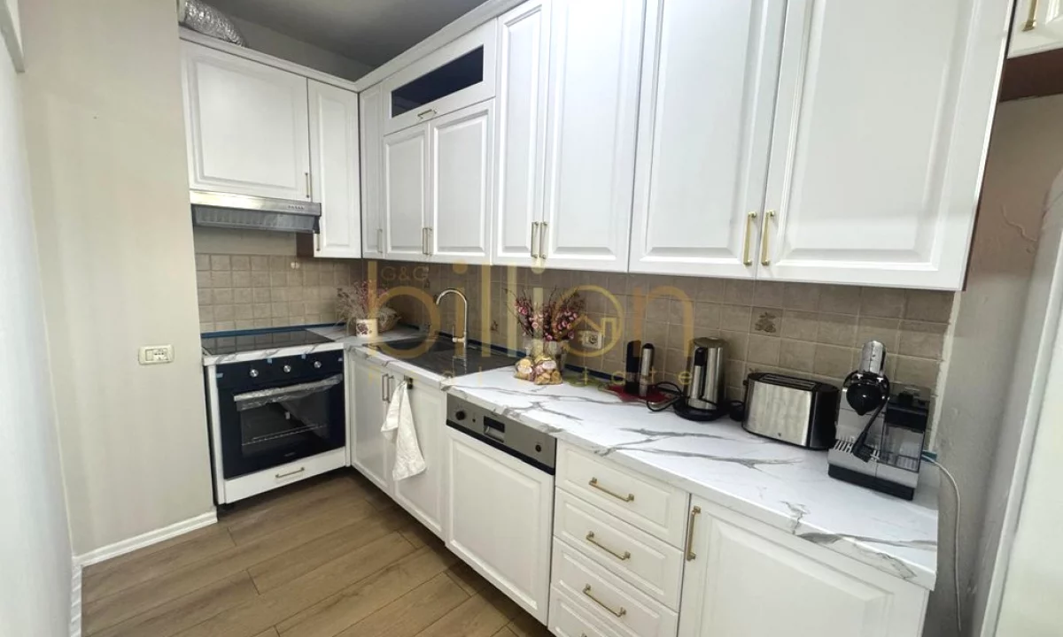 Shtepi me qera Apartament ne Tirane, 2+1, Mobilimi E mobiluar, Pagesa 1,300  Euro.