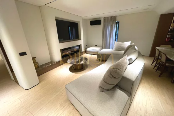 Appartamento in vendita a Tirana 3+1, Arredato