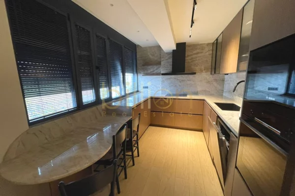 Appartamento in vendita a Tirana 3+1, Arredato