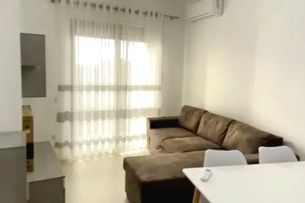 Shtepi me qera Apartament ne Tirane, 2+1, Mobilimi E mobiluar, Pagesa 570  Euro.