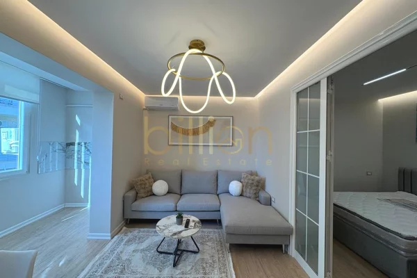 Appartamento in vendita a Tirana 2+1, Arredato